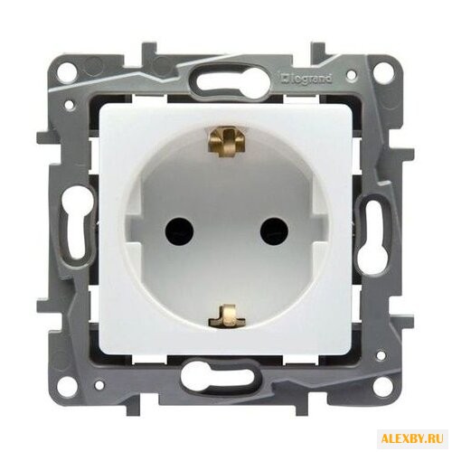 Розетка Legrand Etika 672222