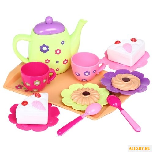 Набор продуктов с посудой