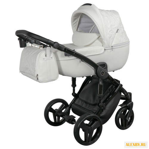 Универсальная коляска Junama