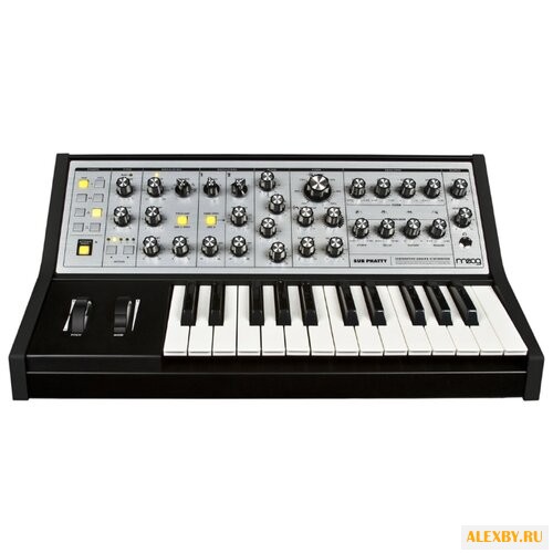 Синтезатор Moog Sub Phatty