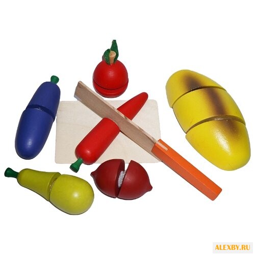 Набор продуктов с посудой