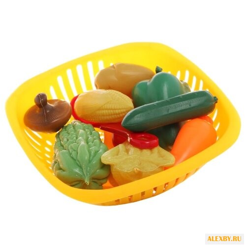 Набор продуктов с посудой