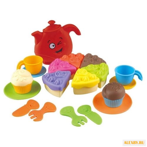 Набор продуктов с посудой