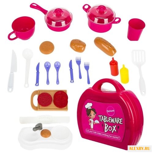 Набор продуктов с посудой