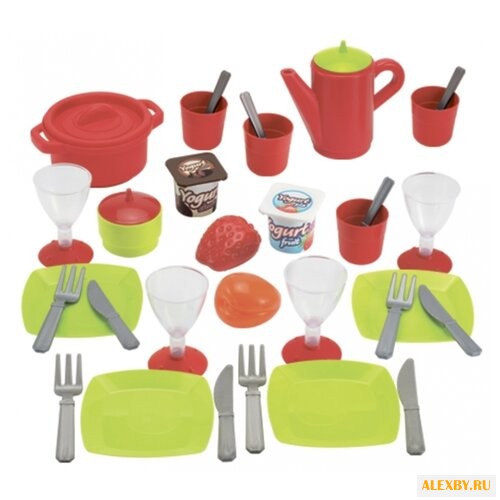Набор продуктов с посудой