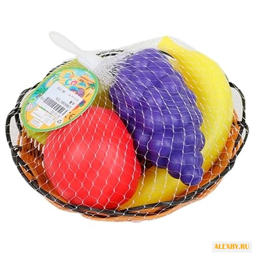 Набор продуктов с посудой