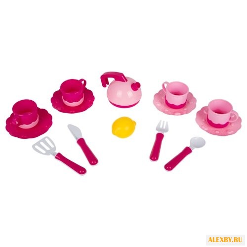 Набор продуктов с посудой