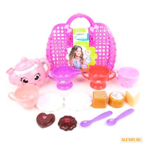 Набор продуктов с посудой