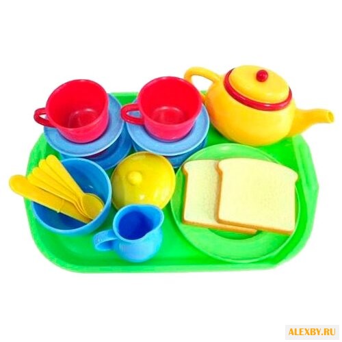 Набор продуктов с посудой
