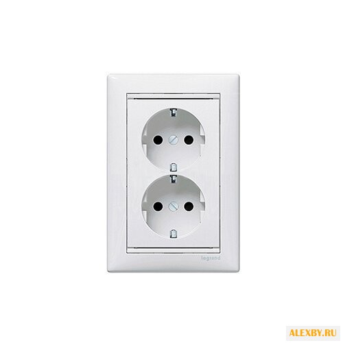 Розетка Legrand Valena 774400