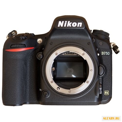 Зеркальный фотоаппарат Nikon